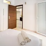 Chic Two Bedroom Apartment Steps From Champs Elysees