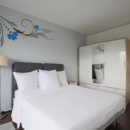 Chic Two Bedroom Steps From Champs Elysees Appartamento Parigi