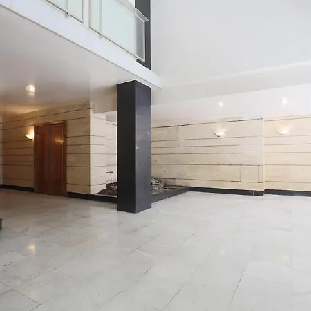 Appartamento Chic Two Bedroom Steps From Champs Elysees *