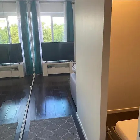Chic Two Bedroom Steps From Champs Elysees Apartment *