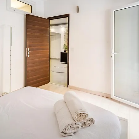 Appartamento Chic Two Bedroom Steps From Champs Elysees