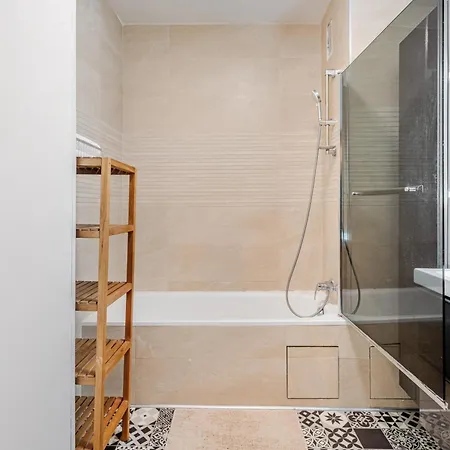 Chic Two Bedroom Steps From Champs Elysees Appartamento Parigi