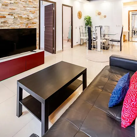 Chic Two Bedroom Steps From Champs Elysees Appartamento
