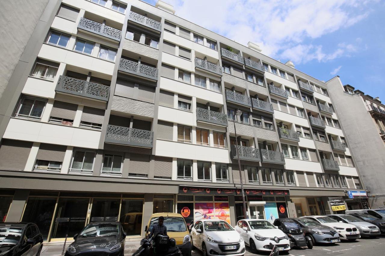 Chic Two Bedroom Steps From Champs Elysees Parigi